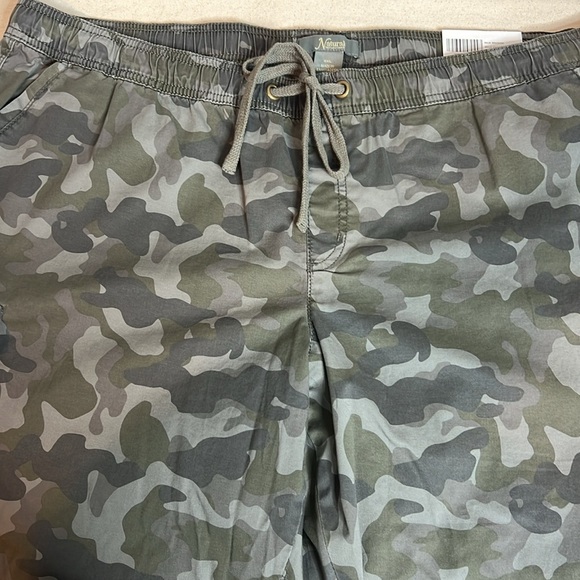 Natural Reflections Camo Cargo Joggers XXL - Picture 4 of 10